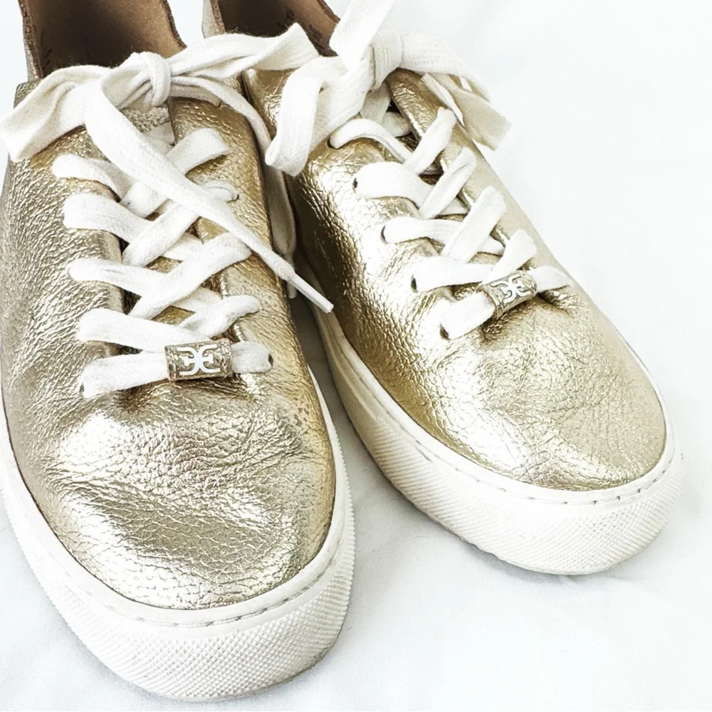 Sam Edelman upper laces