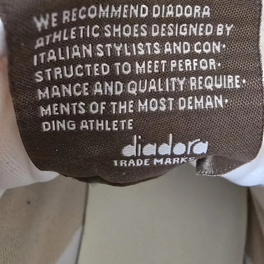 Diadora step out