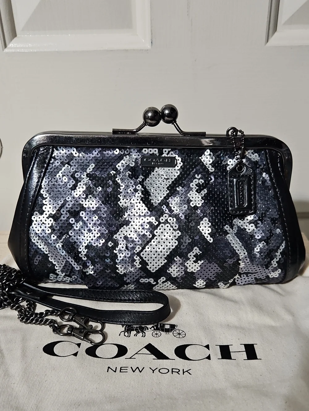 Coach NWOT Kisslock Snake Print Sequin  Clutch with Chain Crossbody Strap