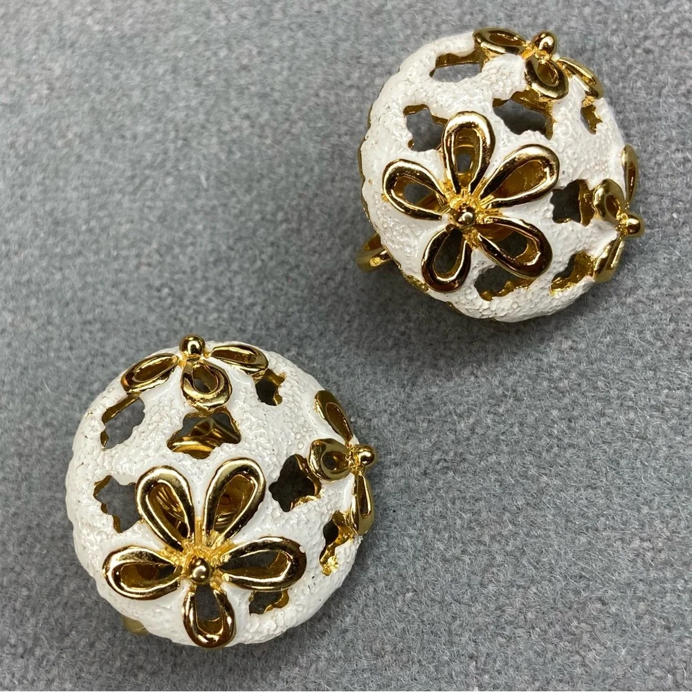 Trifari earrings brooch