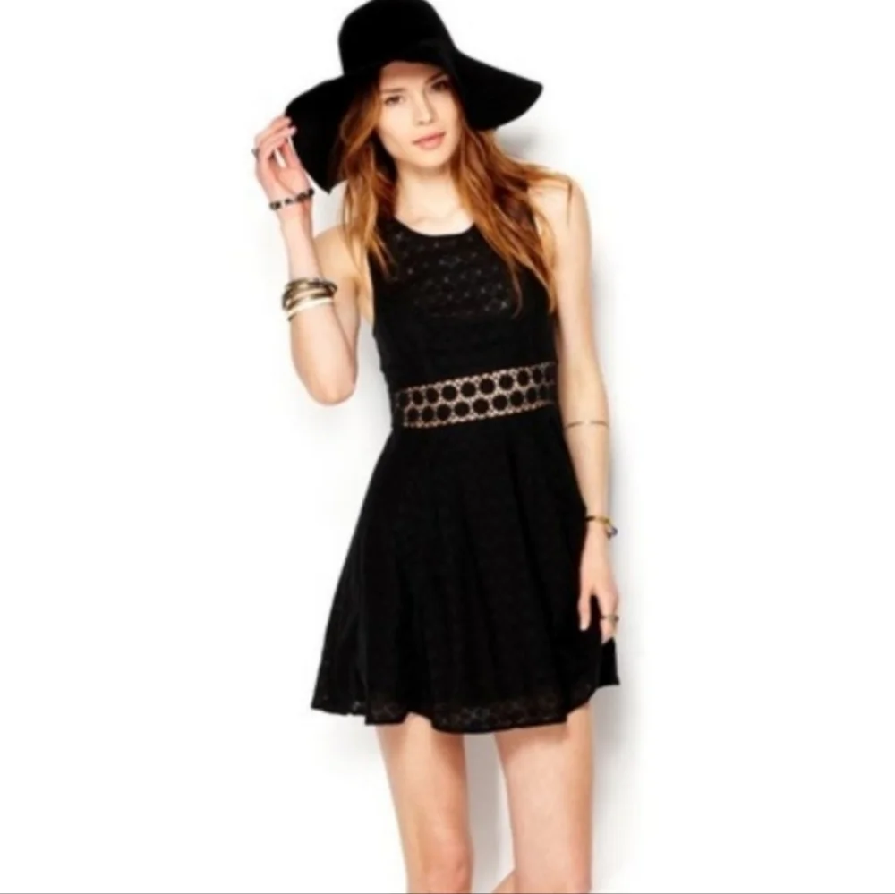 Free People‎ Women's Black Daisy Lace Boho Fit n Flare Dress Size 8