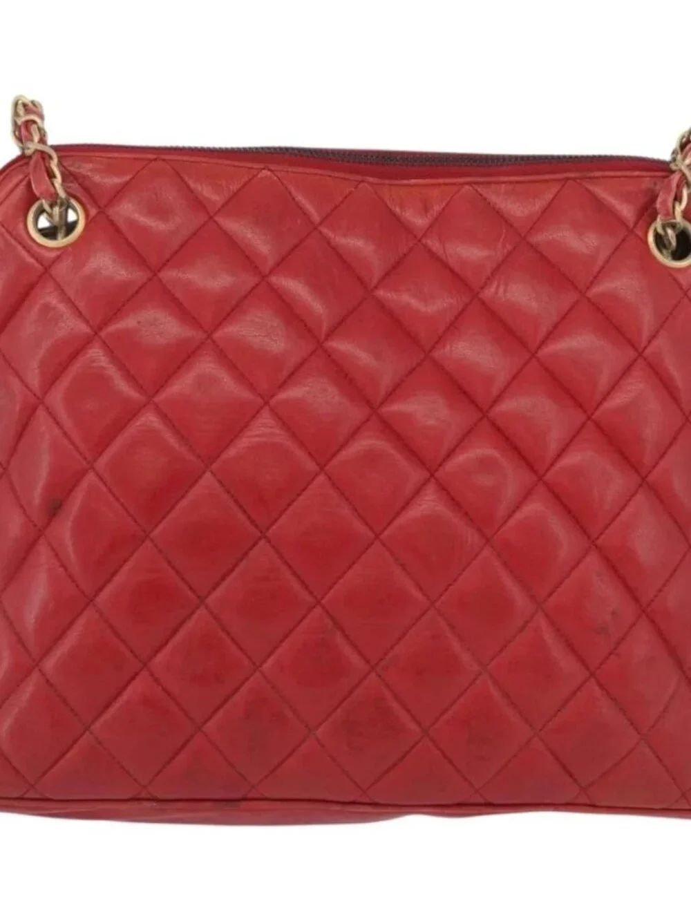 CHANEL brand	chanel color	red