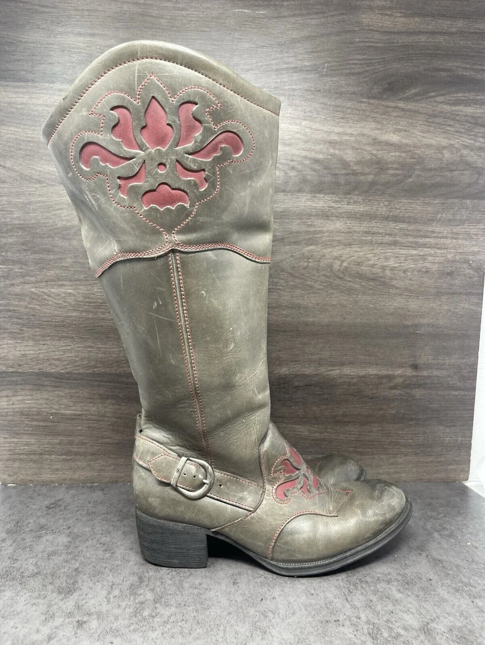 N/A born boots