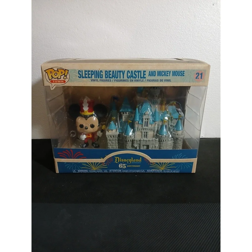 Funko POP! Town Disneyland 65th Anniversary Sleeping Beauty Castle Mickey 21