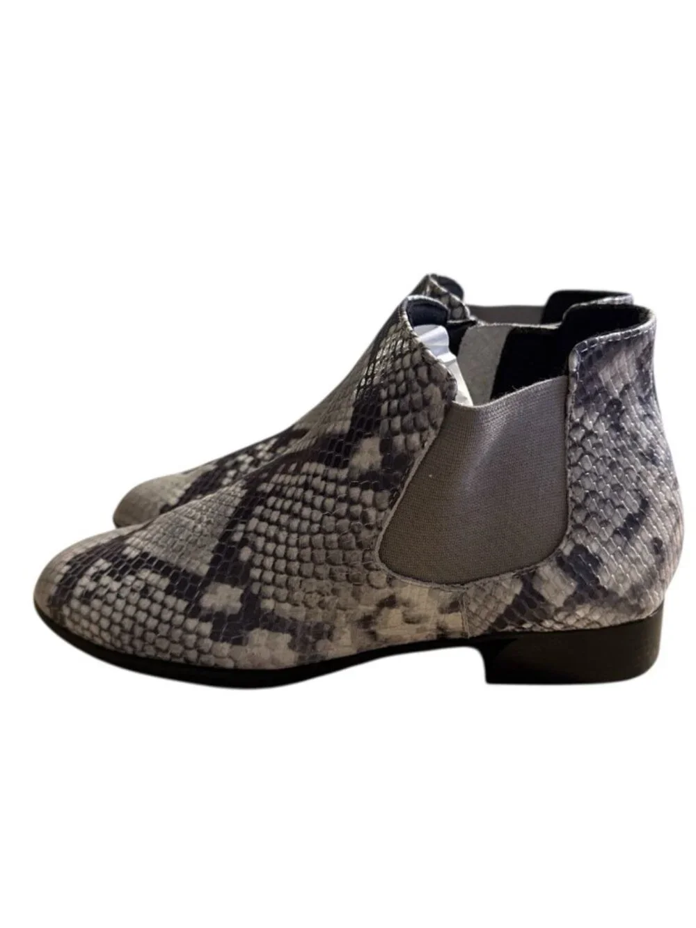 Munro women cate