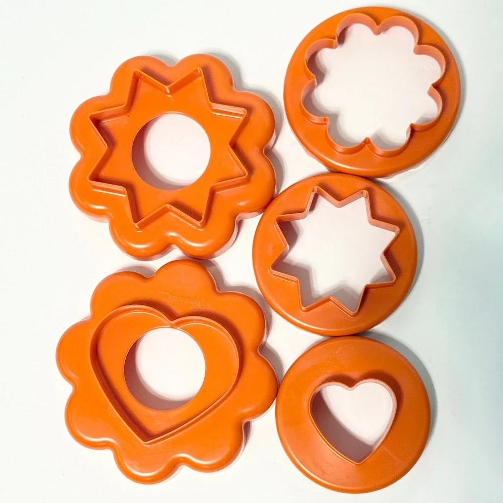 Tupperware vintage nesting