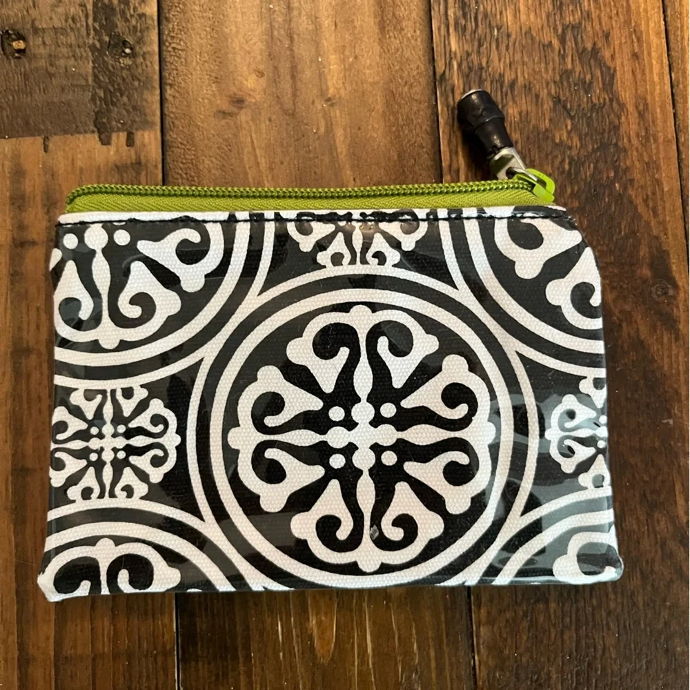 Toss Small Wipeable Cosmetic Bag Zipper Pouch | Makeup Travel Toiletry Case‎