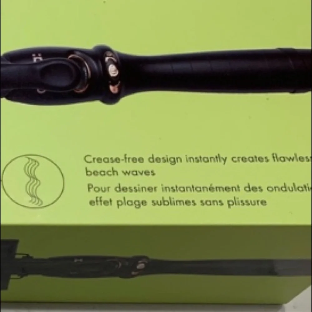 BNIB Amika beach waver