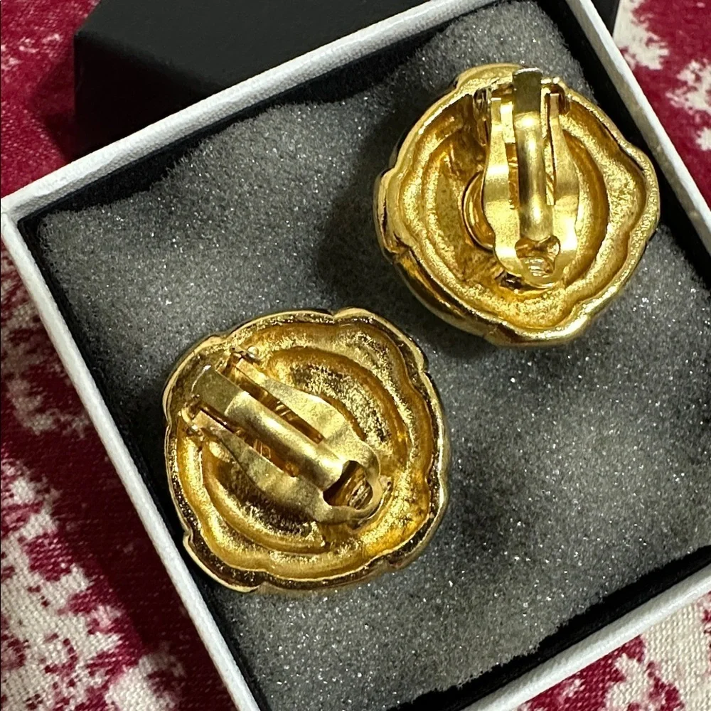 CHANEL classic gold