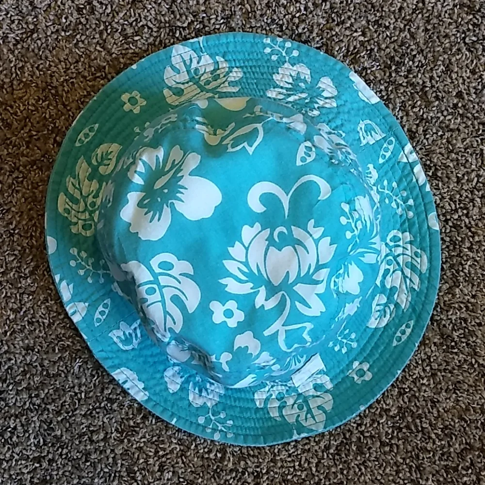 N/A aqua white