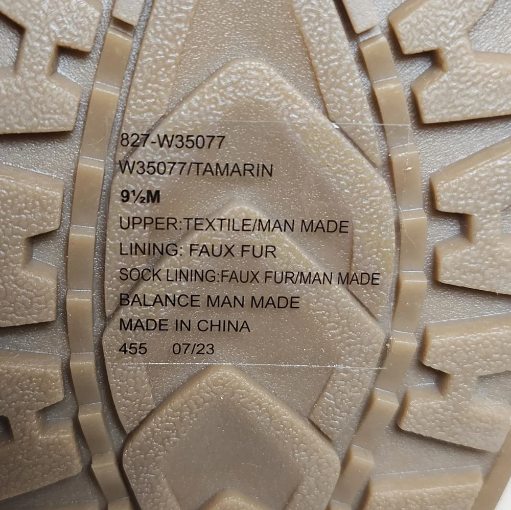 White Mountain boots box