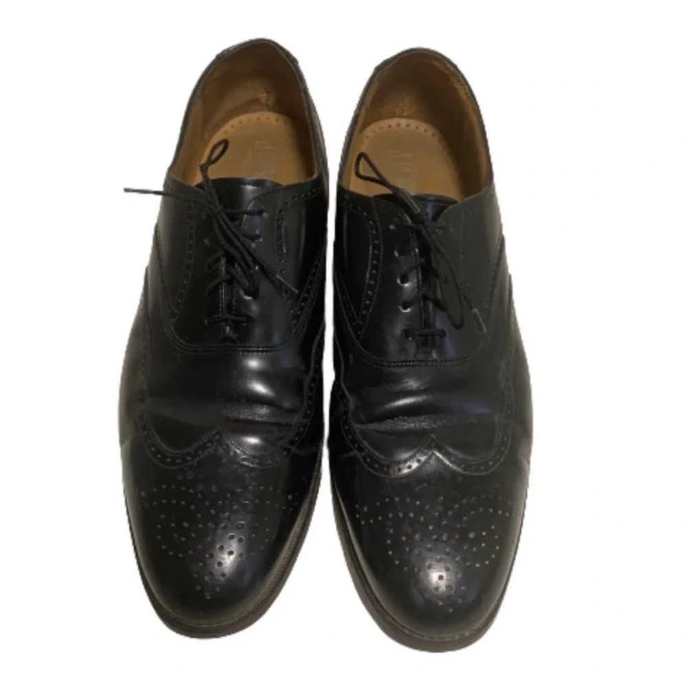 J Murphy by Johnston & Murphy wingtip dress shoes size 11