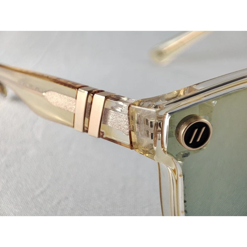 Blenders eyewear deion