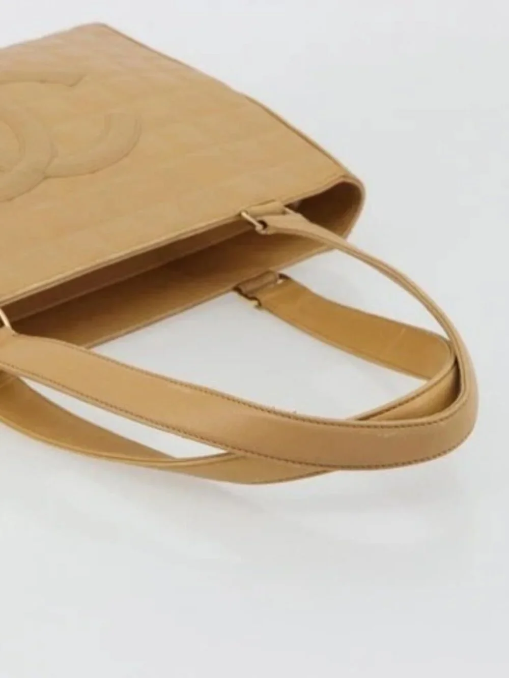 CHANEL brand	chanel color	beige