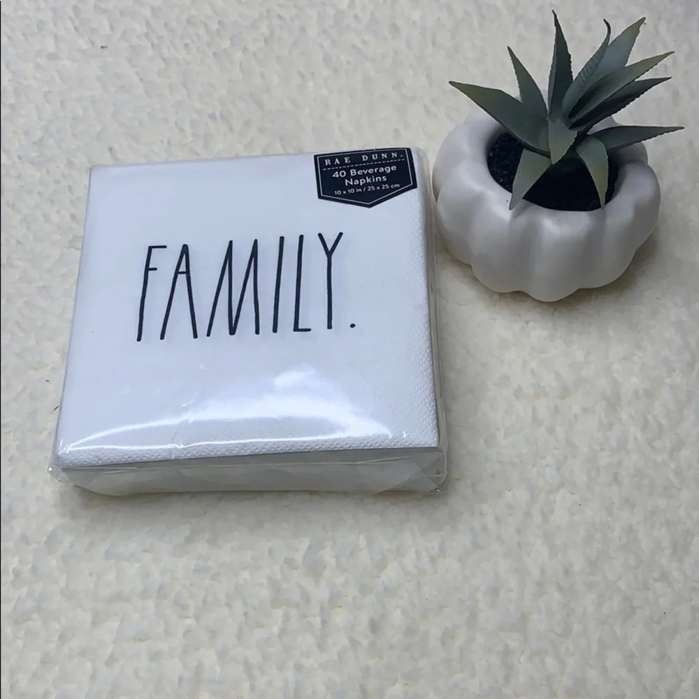 Rae Dunn‎ Family beverage napkins