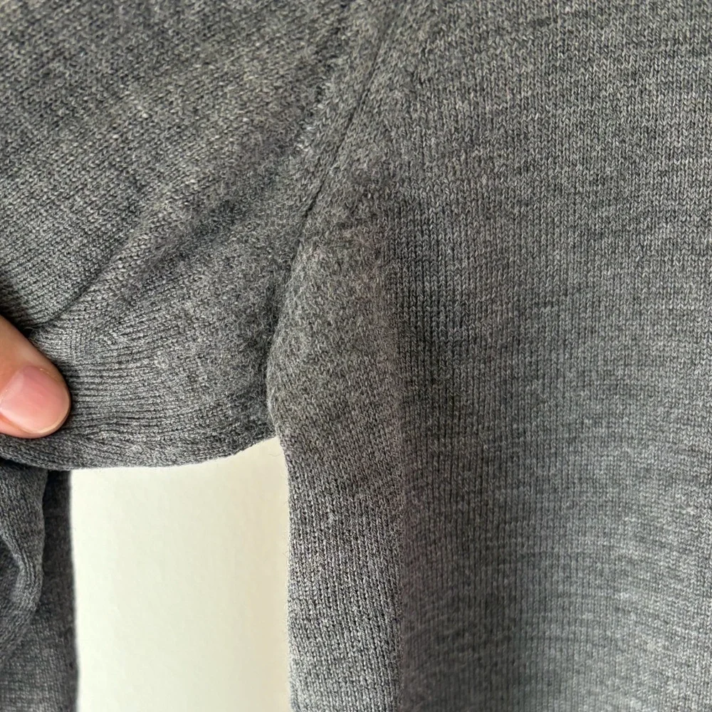 J. Crew Grey‎ 100% Merino Wool Men’s V-Neck Knit Sweater Size XLT