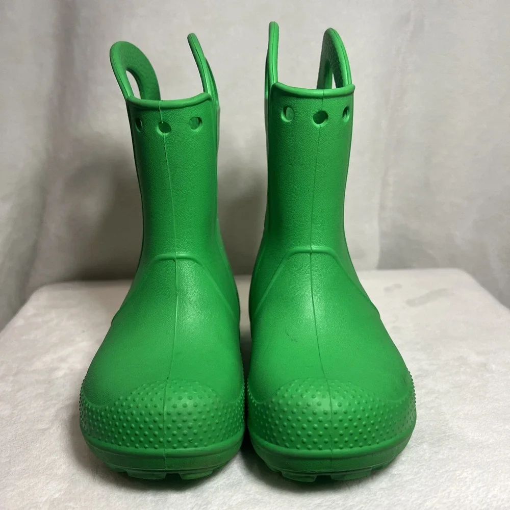 CROCS keep little