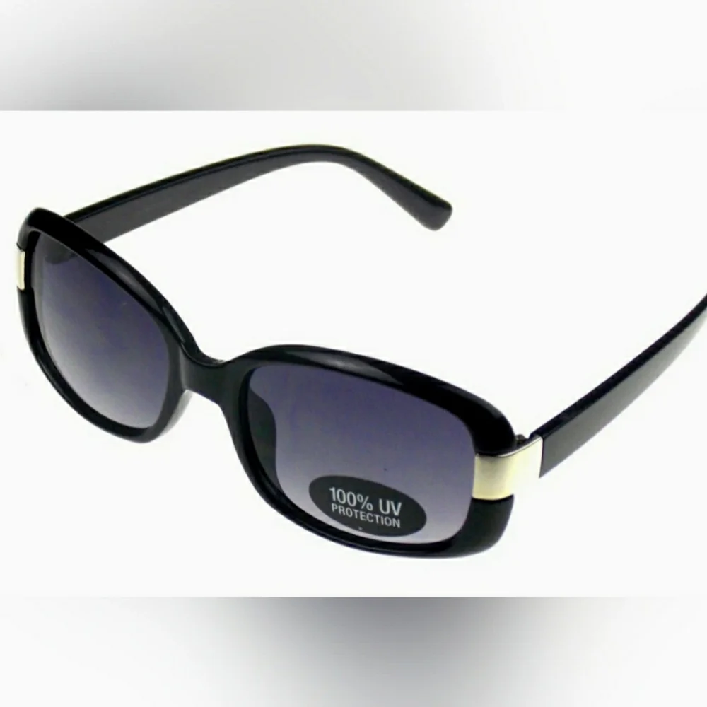 Liz Claiborne Black Sunglasses with UV Protection New