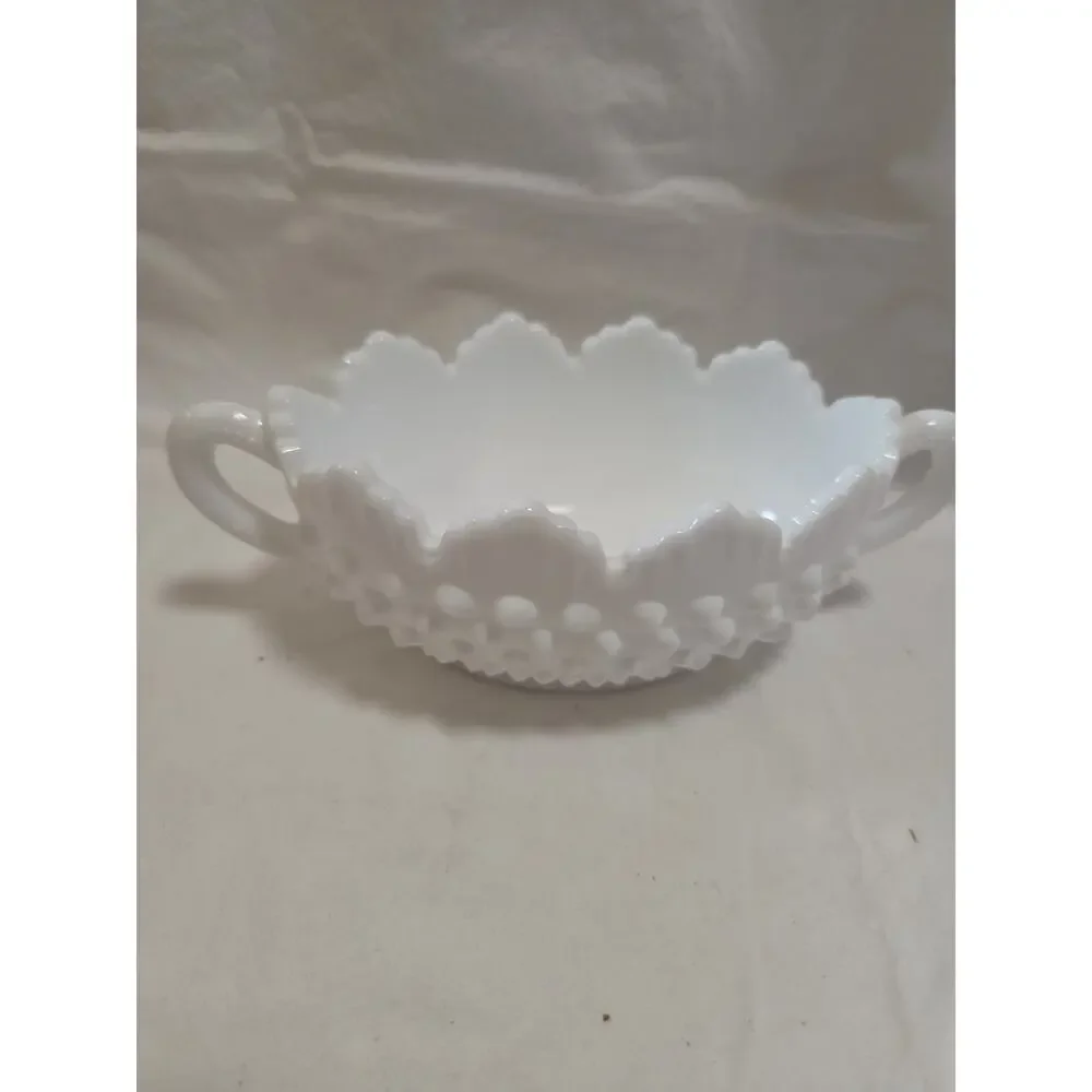Fenton hobnail milk