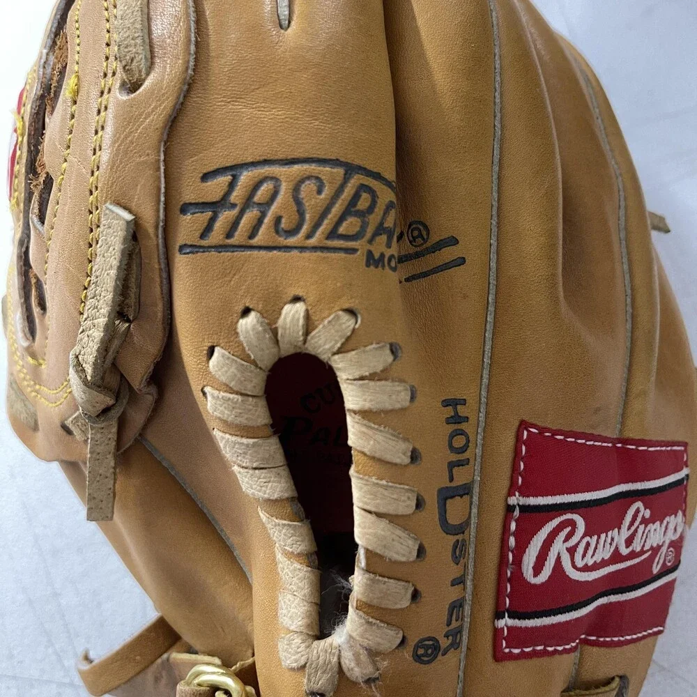 Rawlings throw provided palm