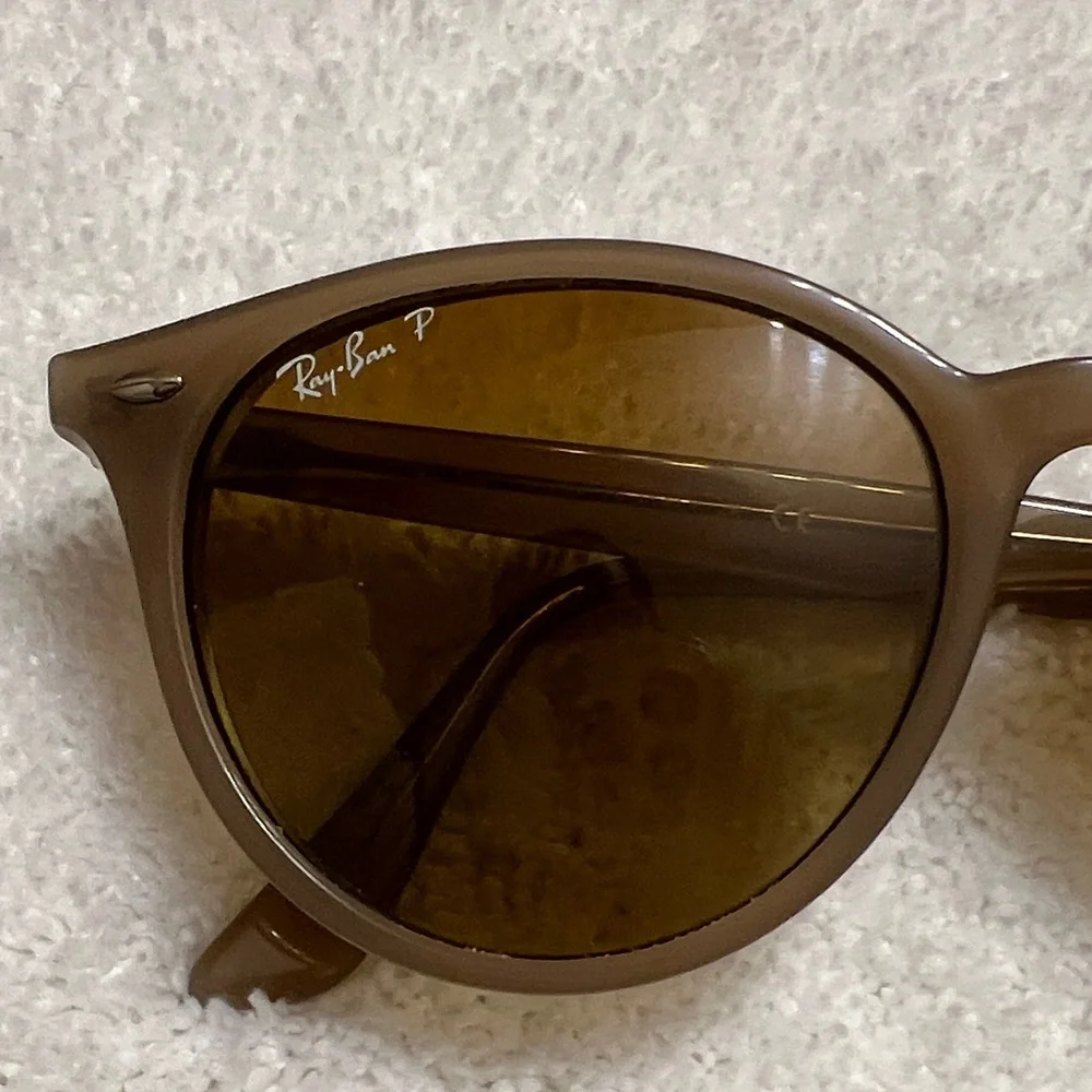 Ray-Ban round ray