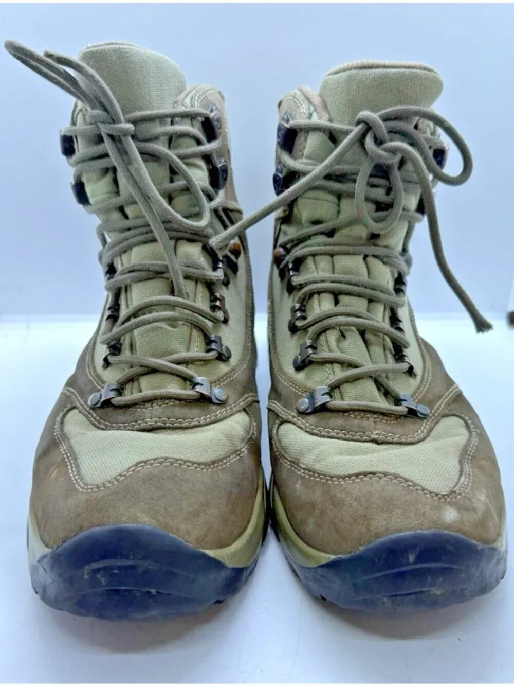 Merrell signs hedge hiking