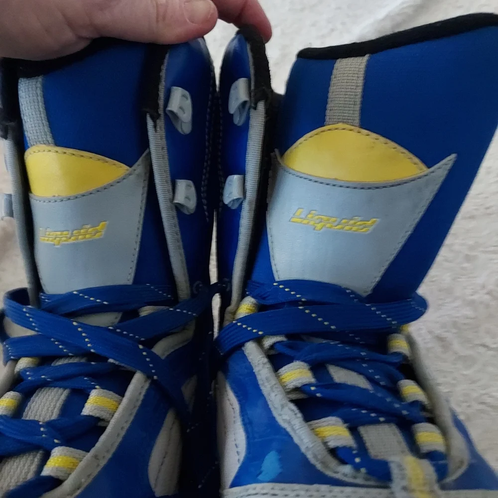 Liquid snowboad boots
