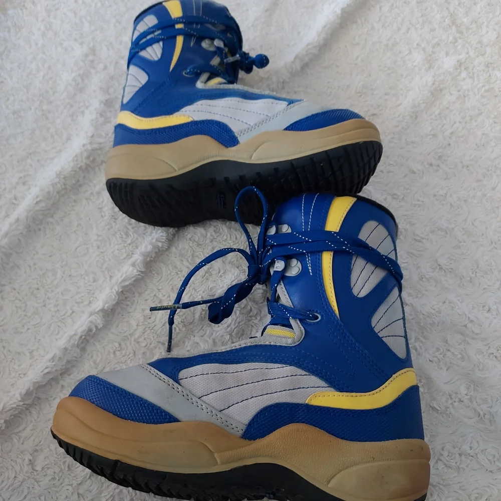 Liquid snowboad boots