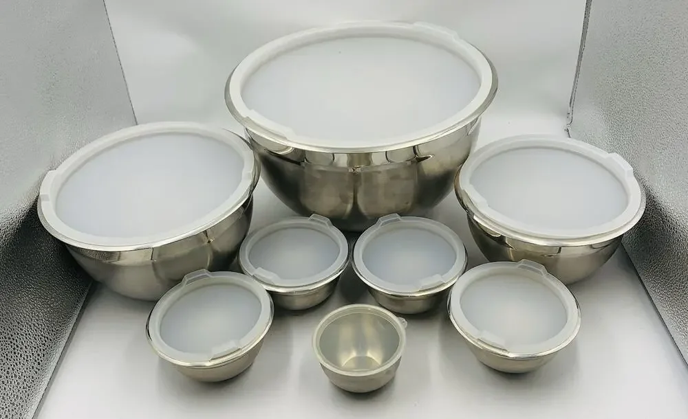 Set of 8 Stainless Steel professional grade Prep Bowls with Lids,