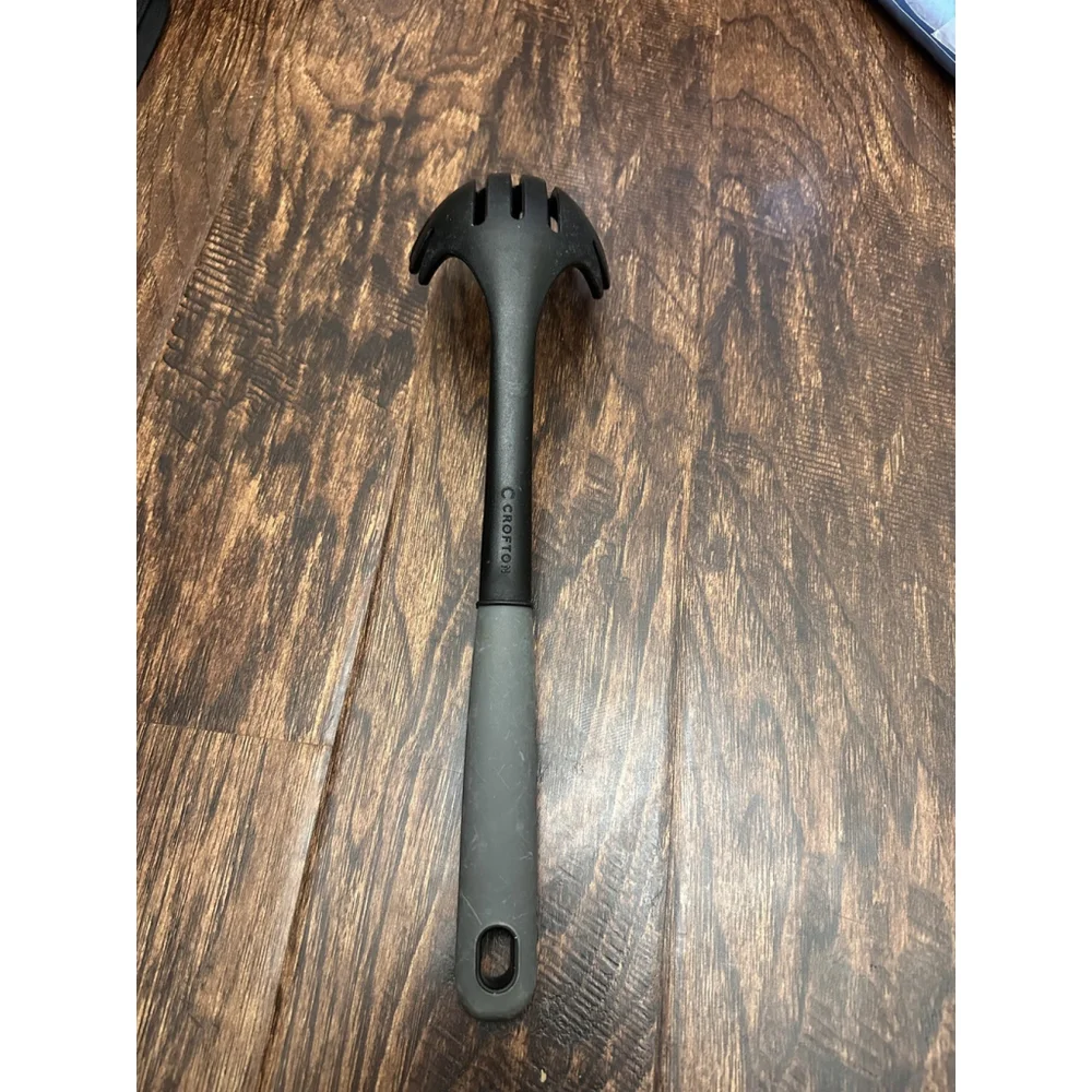 Crofton pasta server