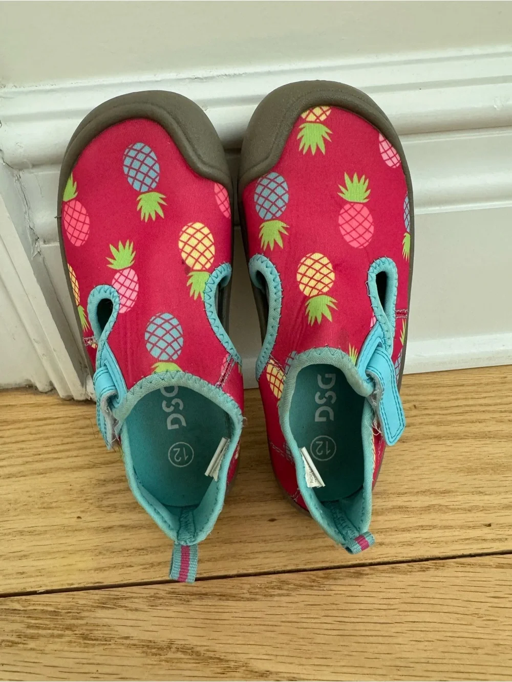Kids Pineapple Print Water Shoes - Hot Pink