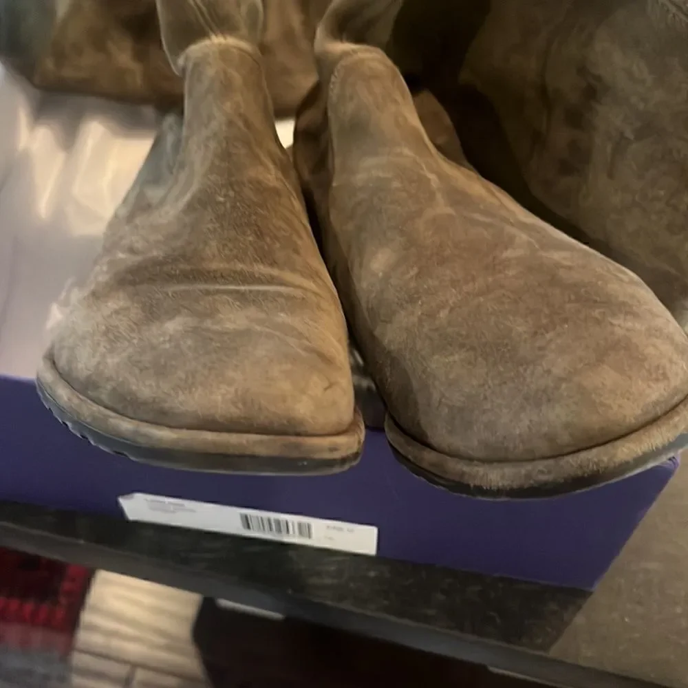 Stuart Weitzman excellent box
