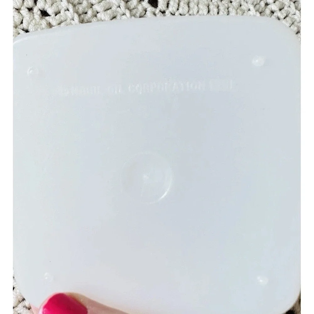 Mobile Edge embossed discoloration collectors