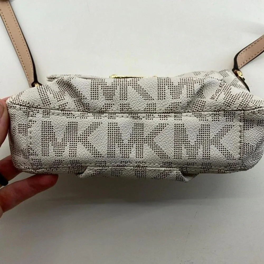 Michael Kors very clean