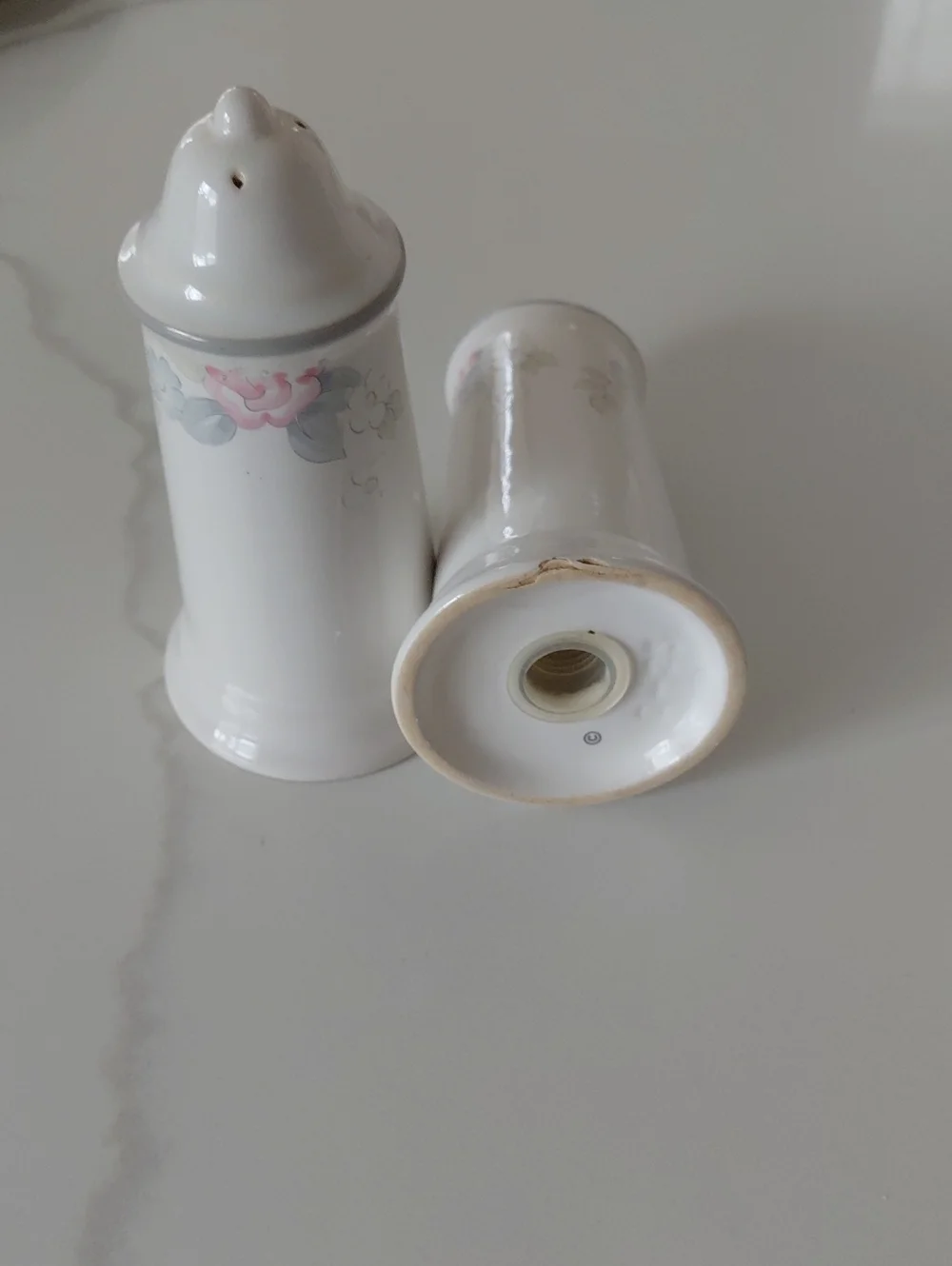 Pfaltzgraff pair salt