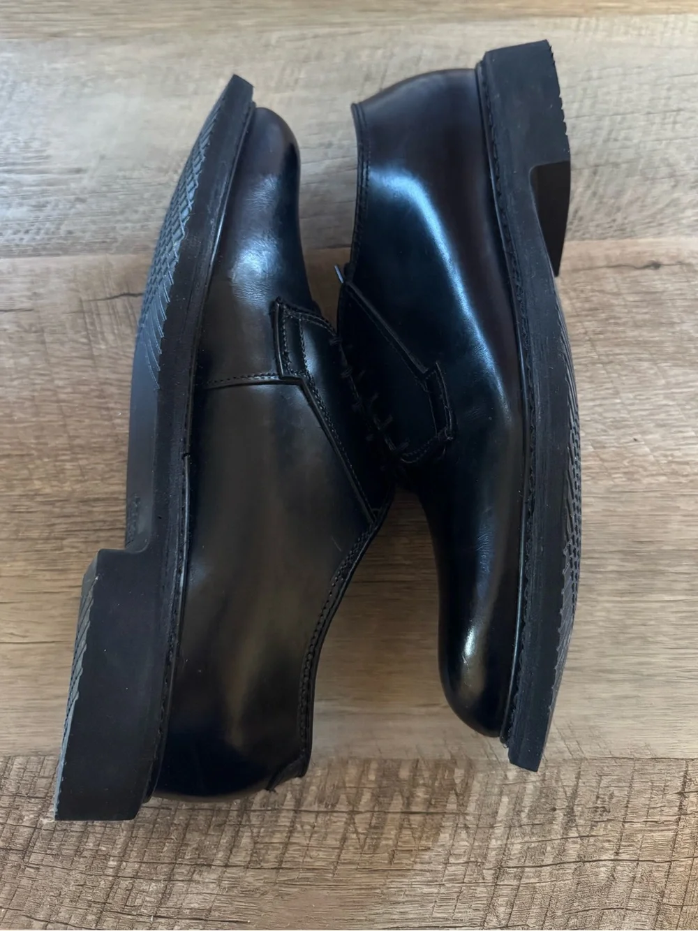 Bates sleek black