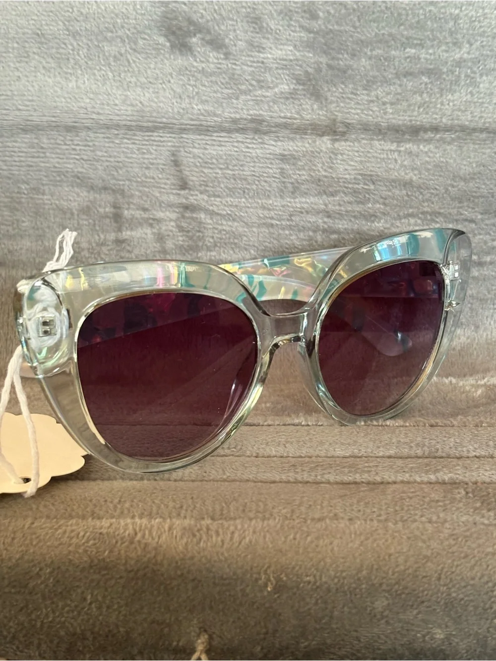 N/A stylish iridescent