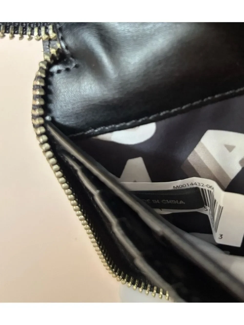 Marc Jacobs compact marc