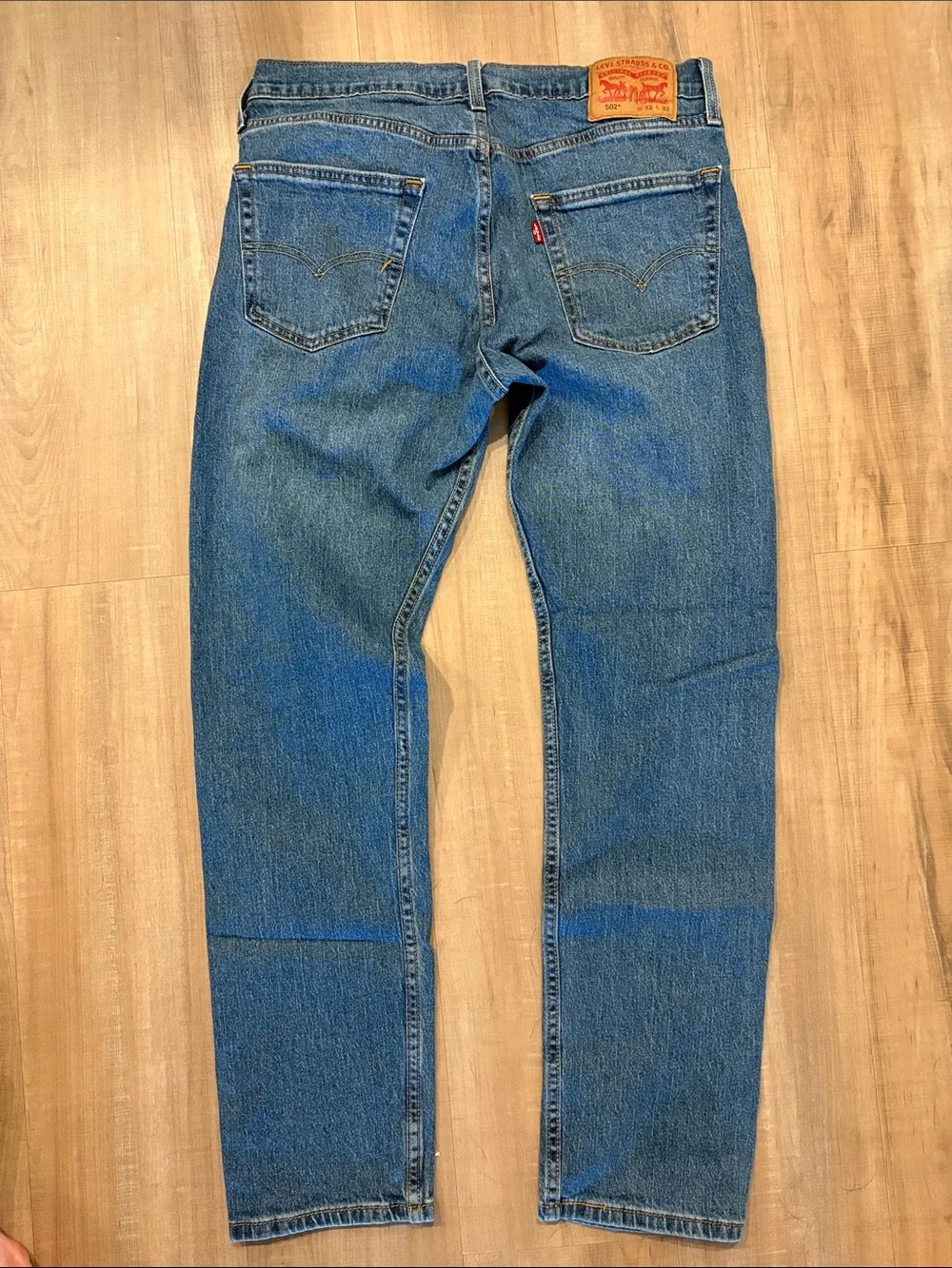 Levis straight leg