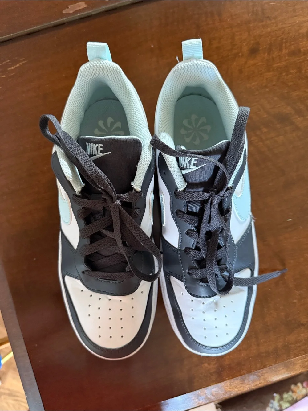 Nike youth low