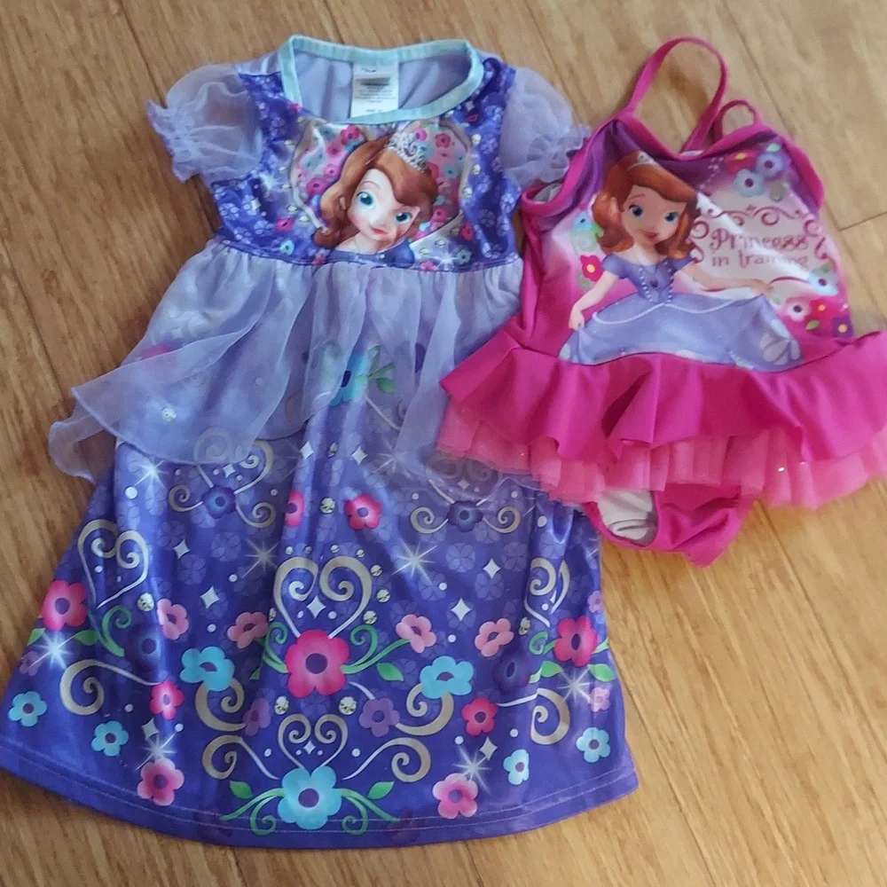 ⭐️ 5/$30 Sophia bundle, size 2T, Swimsuit and Nightgown