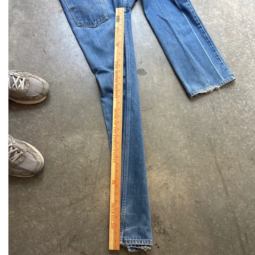 Levis check measurements