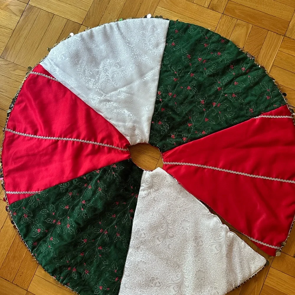 Handmade Vintage Christmas Reversible Red & Green Christmas Tree Skirt. 41”