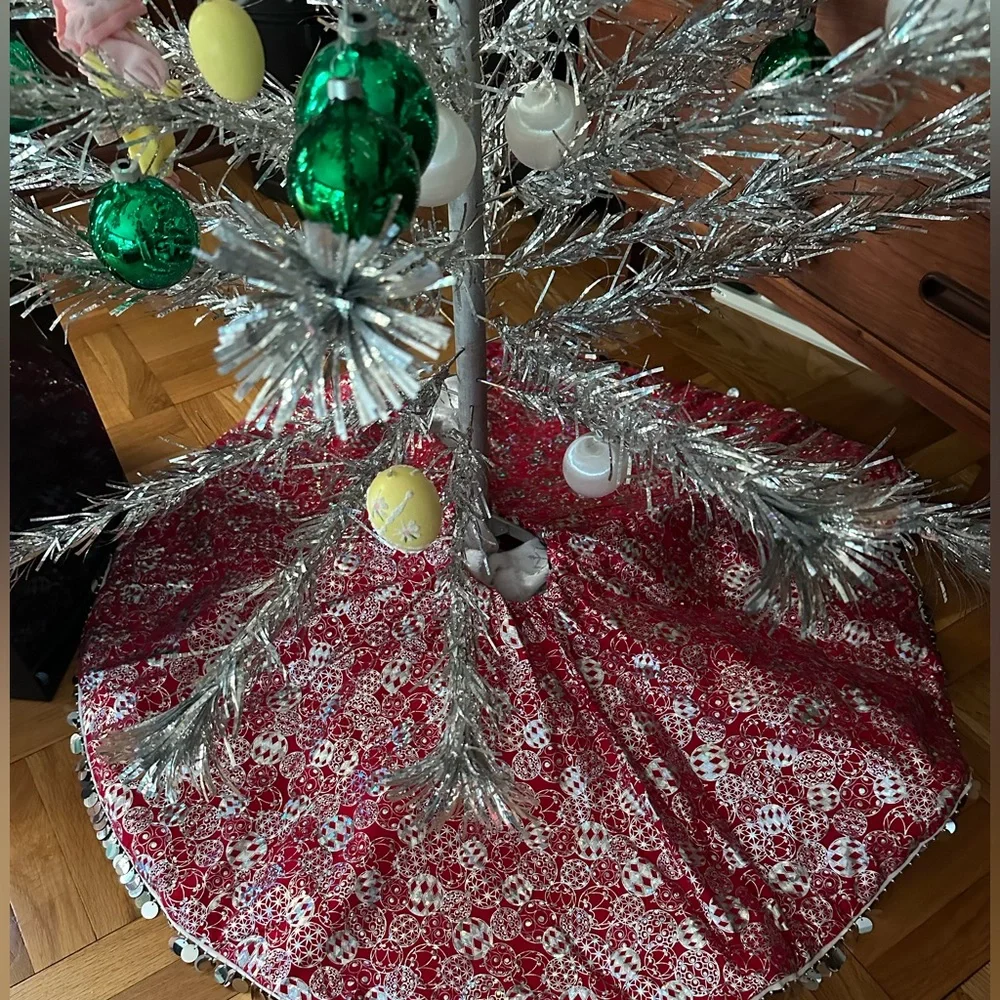 Handmade Vintage Christmas Reversible Red & Green Christmas Tree Skirt. 41”
