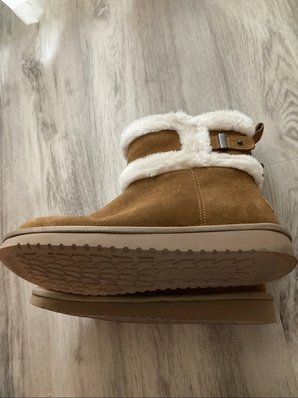 UGG these slip