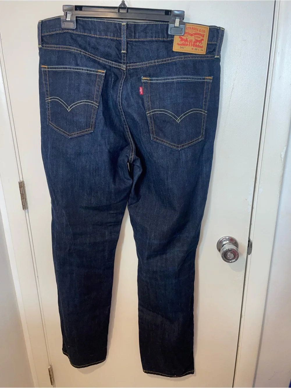 Levis 541 Athletic Taper Jeans Mens 36 x 34 Dark Wash Indigo Blue Denim pants