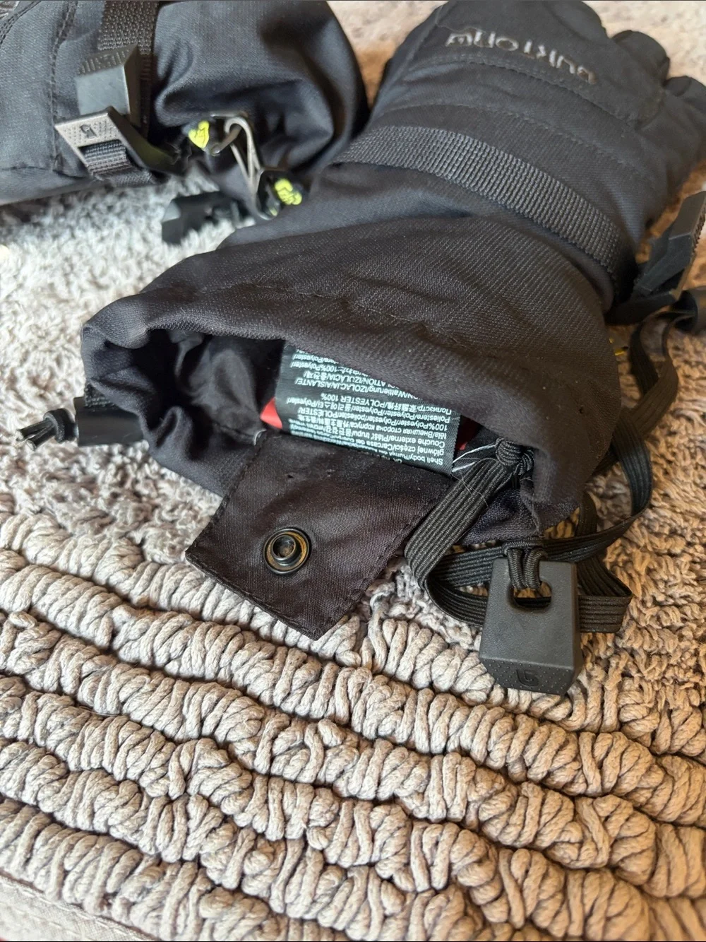 Burton gloves sized