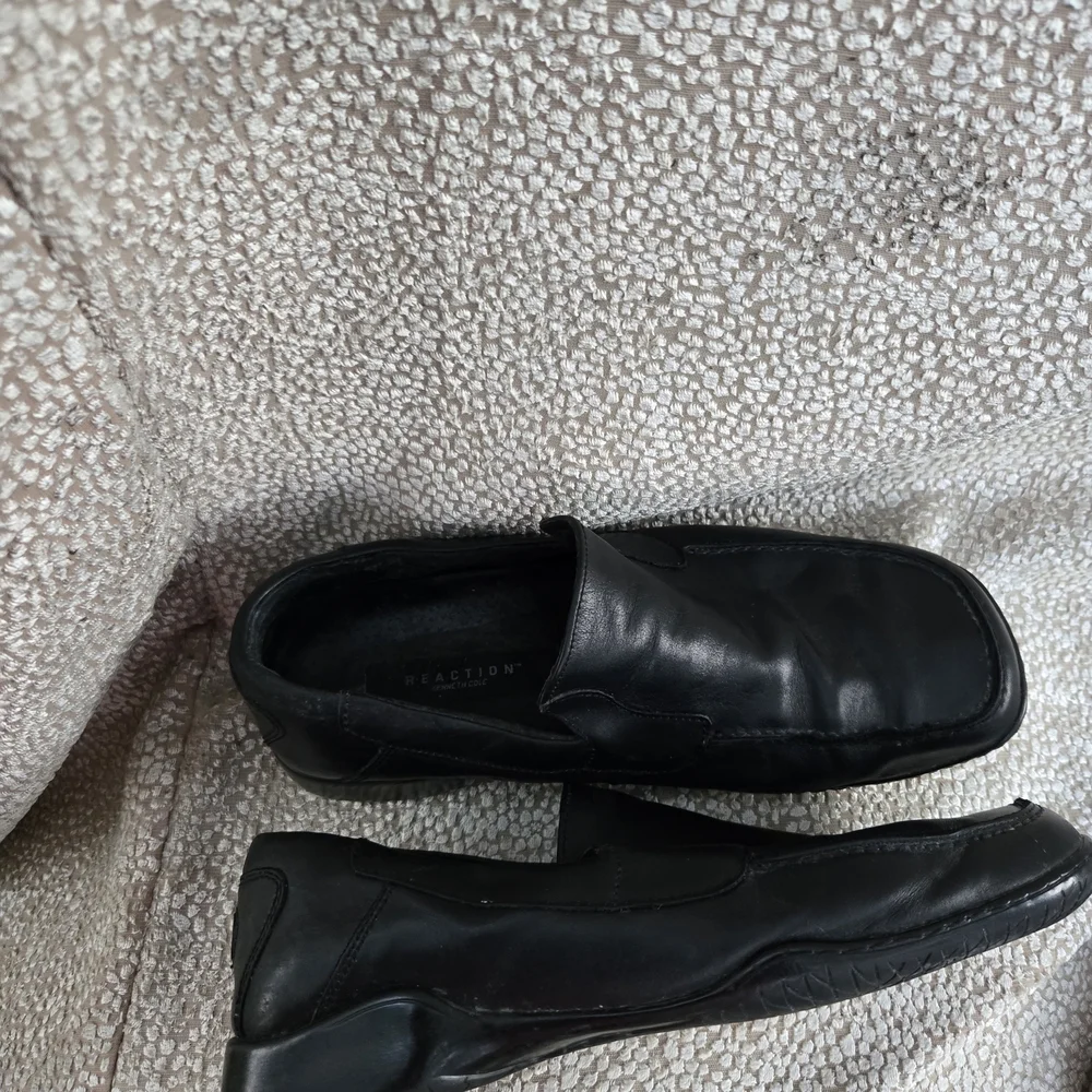 Reaction Kenneth Cole elegant black