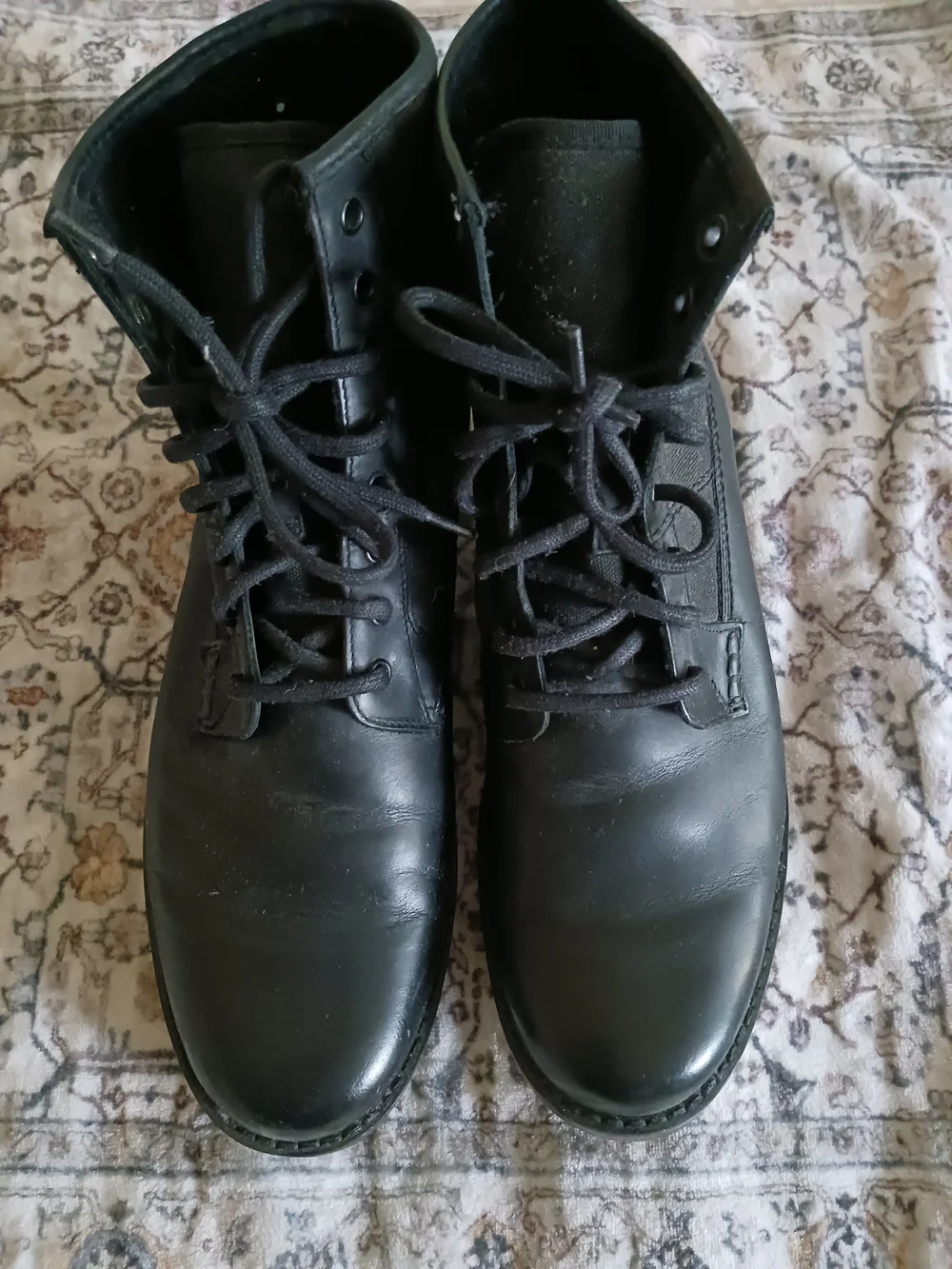 American Eagle Outfitters sturdy lace
