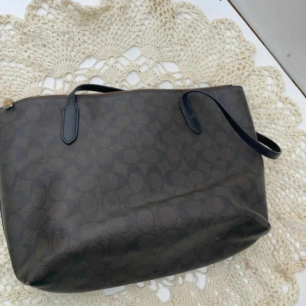 Coach Signature Top Zip Tote Bag 4455 Walnut / Black  READ DETAILS!!! Broken Zip